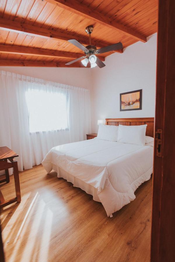 Hostal L' Hirondelle (Adults Only) Ла Фалда Екстериор снимка